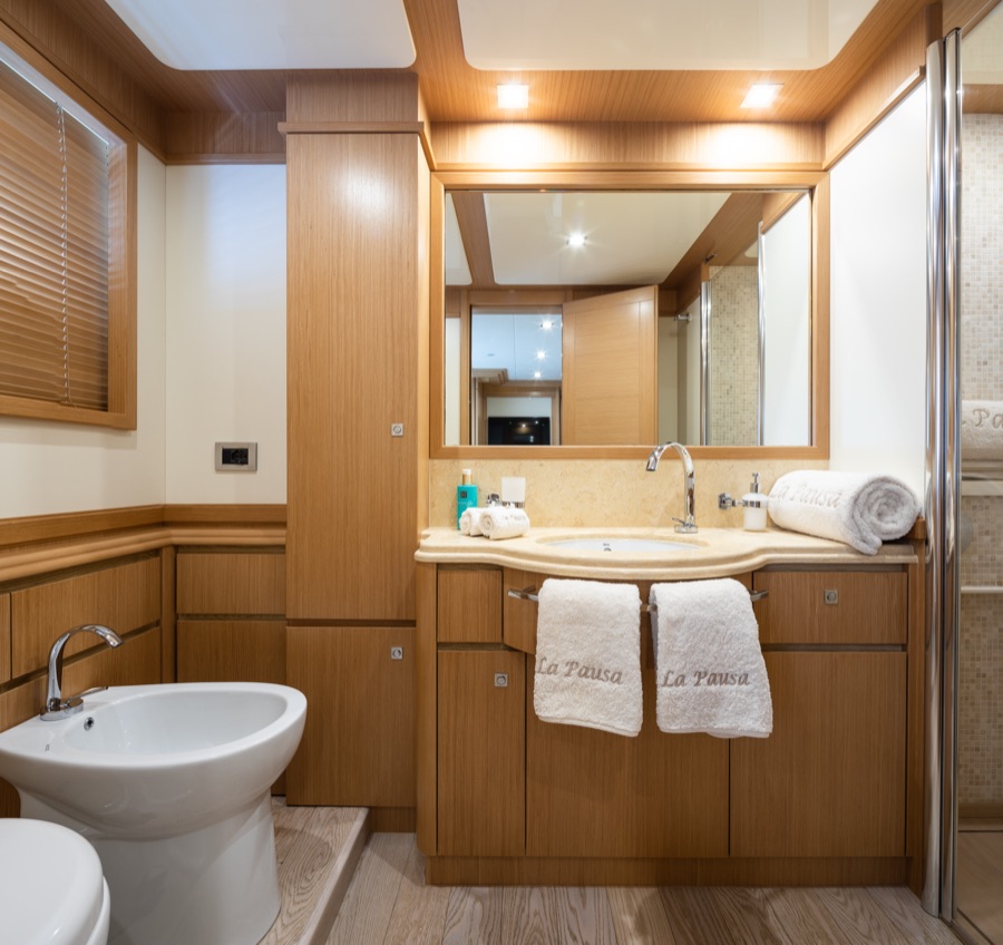 En-suite bathroom