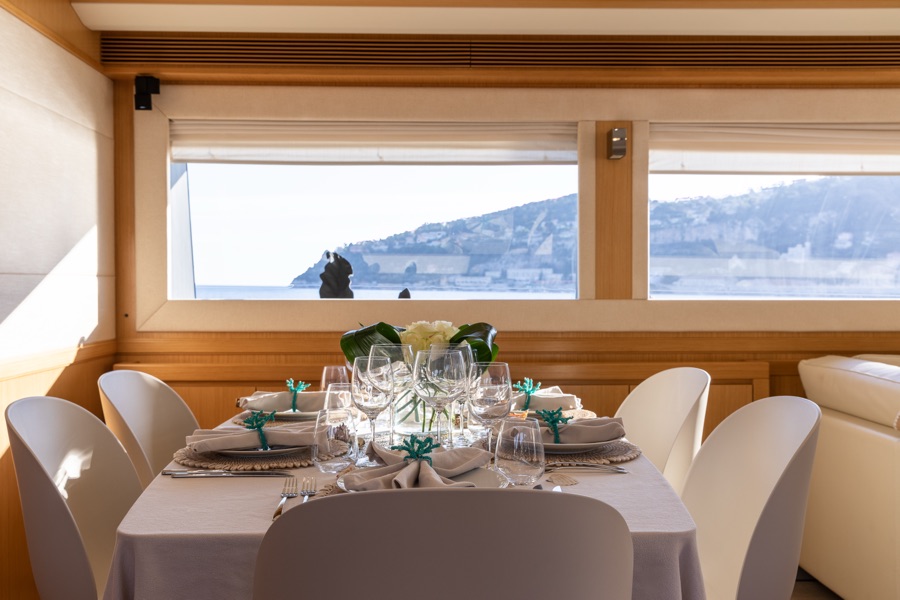 Dining setting