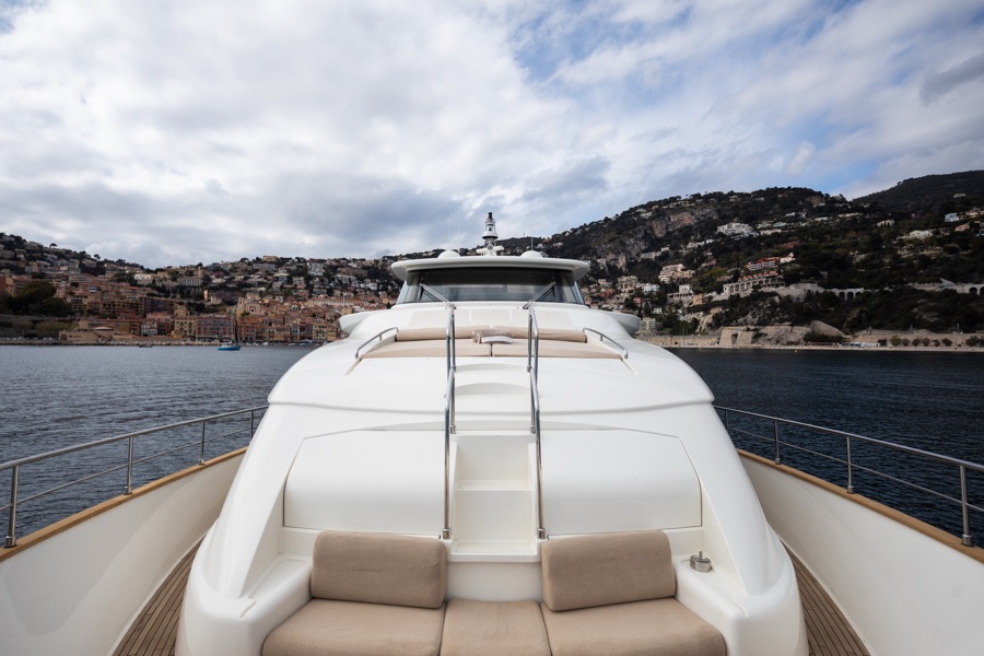 Foredeck sun lounge
