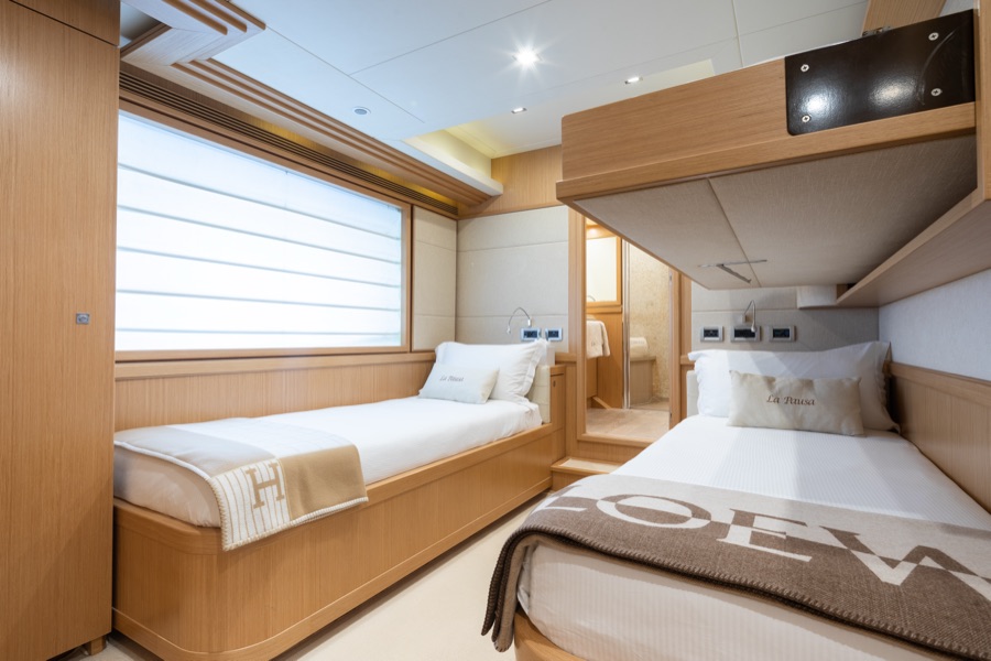 Twin cabin